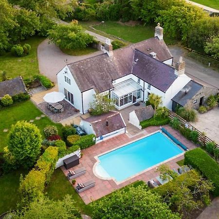 Plas Newydd With Swimming Pool, Fire Pit, And Log Fires Villa Rhiw Dış mekan fotoğraf